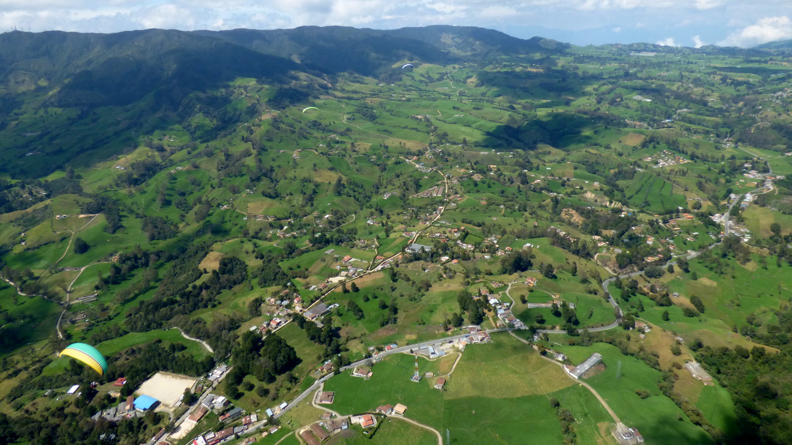 Parapente en San Félix desde Medellín: precio, duración y qué esperar