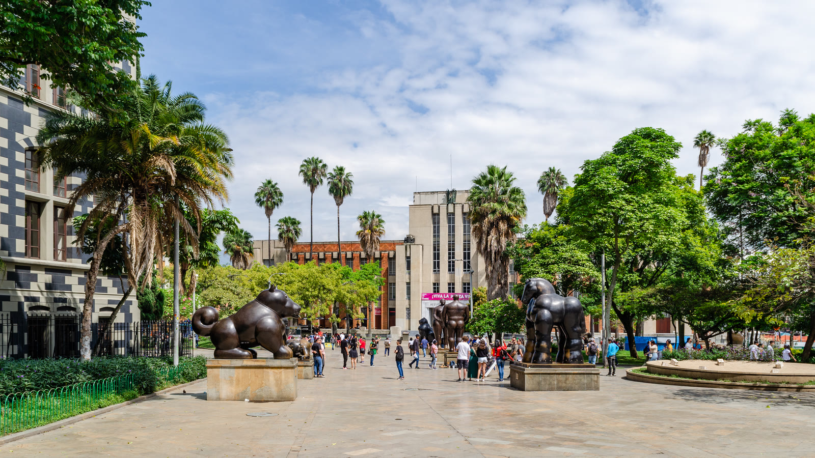 Tour a pie por el centro de Medellín: ruta, duración, precio y qué esperar